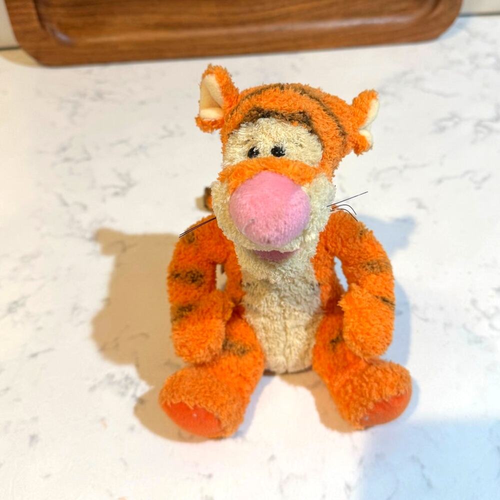 Vintage GUND Disney Winnie the Pooh Tigger plush stuffed toy 90s Y2K decor